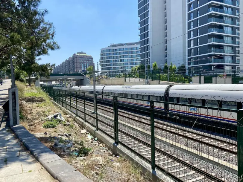 Ankara-İstanbul yüksek hızlı tren kaç saat sürüyor