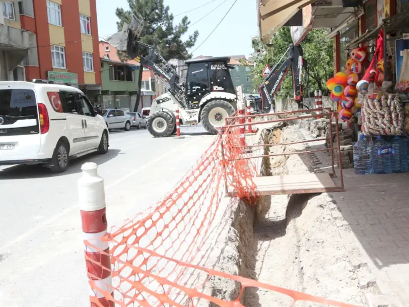 sultanbeyli'de elektrik kabloları yerin altına alınıyor