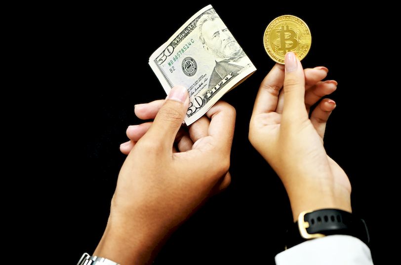 Bitcoin vs. Geleneksel Para Birimleri